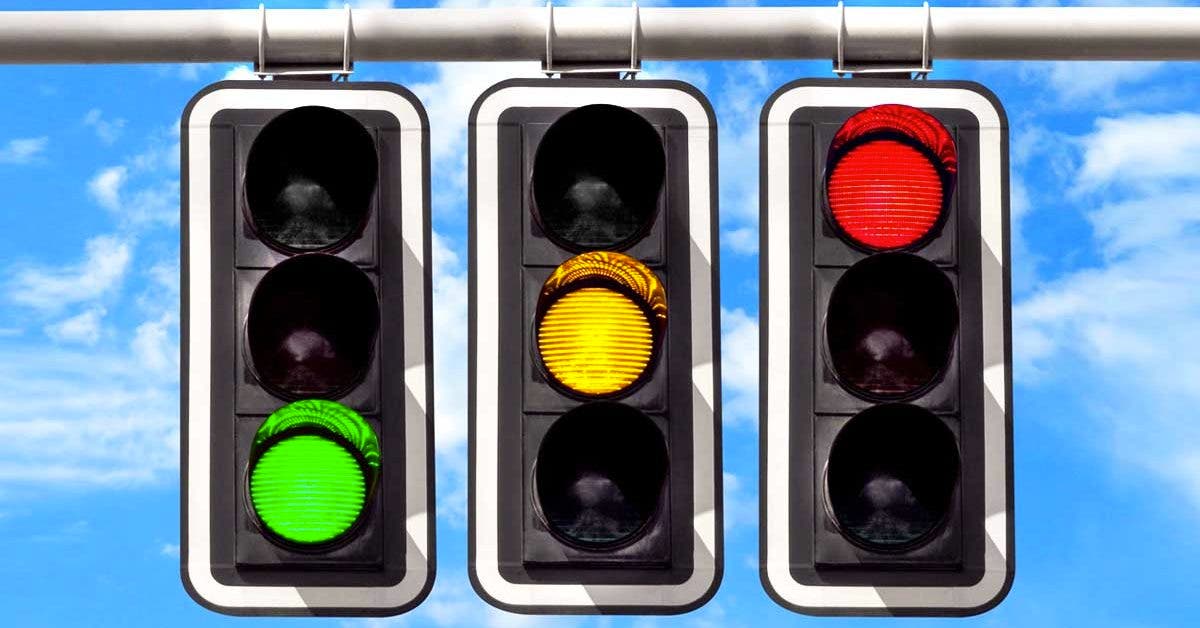 do-you-know-the-hidden-meaning-of-traffic-light-colors?-few-people-know
